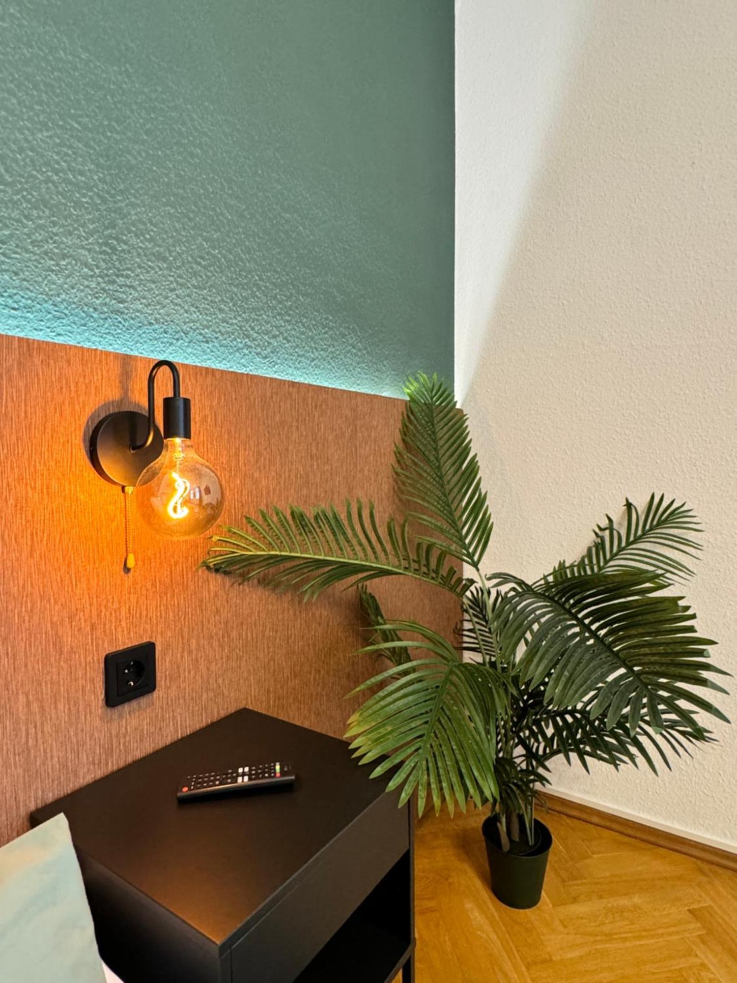 Rebelrents #4 Design Trifft Komfort - Einzigartiges Ferienapartment In Der Nahe Des Hauptbahnhofs Halle  Luaran gambar