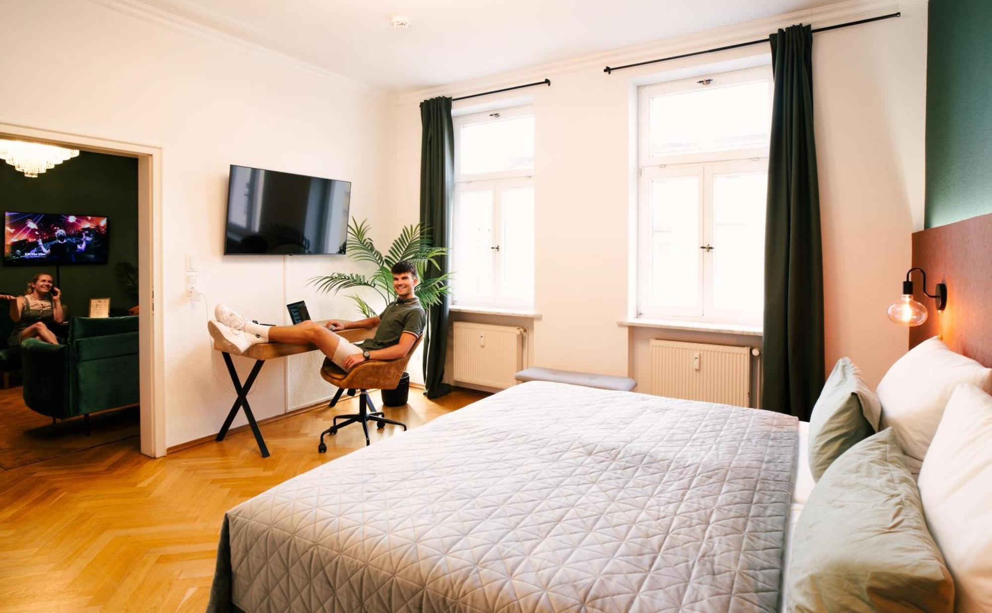 Rebelrents #4 Design Trifft Komfort - Einzigartiges Ferienapartment In Der Nahe Des Hauptbahnhofs Halle  Luaran gambar